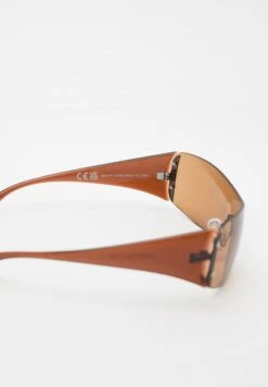 PULL & BEAR Narrow VisorOcchiali Da SoleLight Brown Donna Occhiali Da Sole PUC51K01J-O11 10 PULL & BEAR Narrow VisorOcchiali Da SoleLight Brown Donna Occhiali Da Sole PUC51K01J-O11 -Pull & Bear bf56cae13469419e80def29e897b73b0