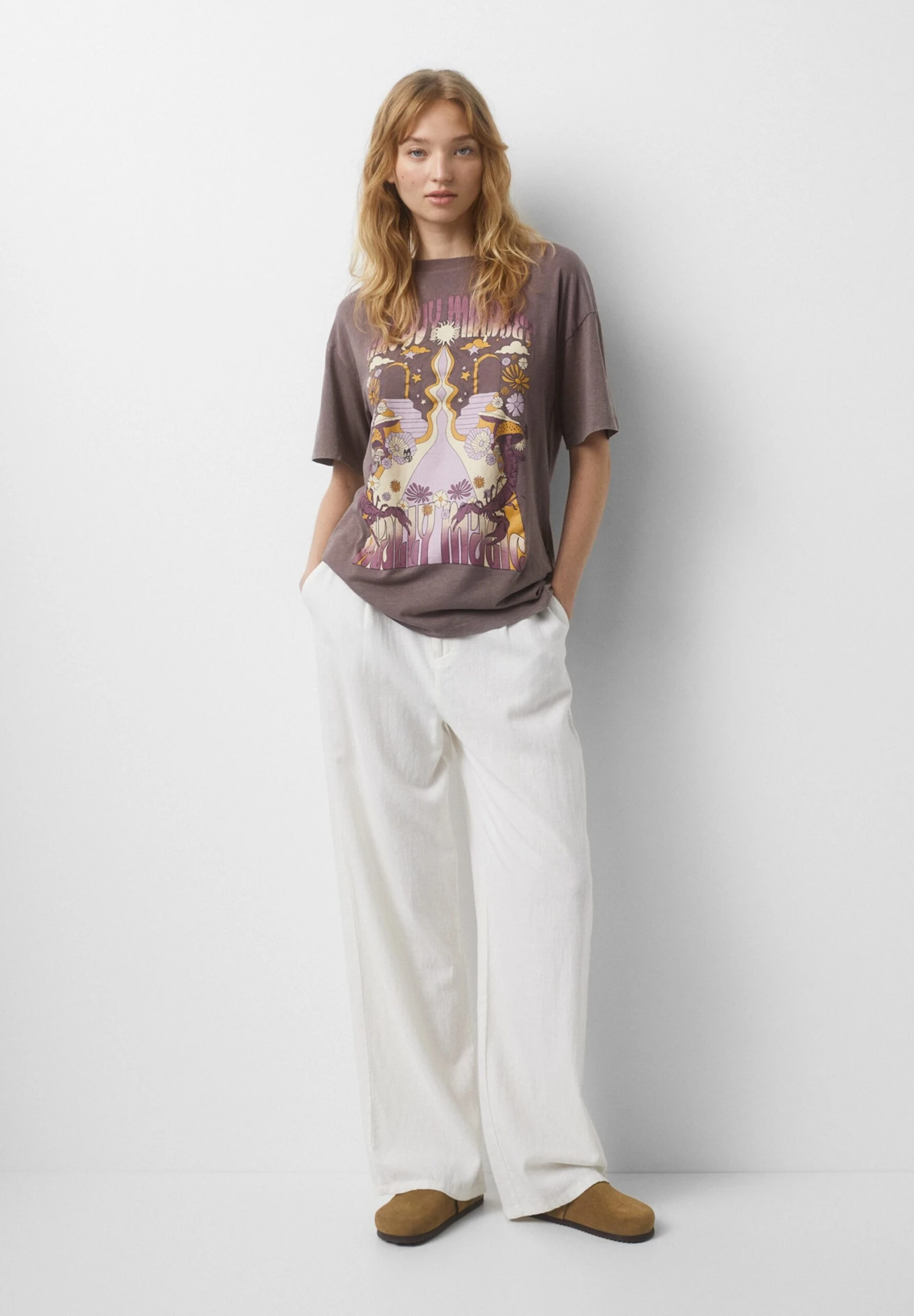 PULL & BEAR Short SleeveT-Shirt Con StampaBrown Donna T-shirt E Top PUC21D2HB-O11 4 PULL & BEAR Short SleeveT-Shirt Con StampaBrown Donna T-shirt E Top PUC21D2HB-O11 - immagine 2