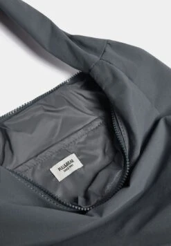 PULL & BEAR ParachuteBorsa A ManoGrey Donna Borse PUC51H0I2-C11 -Pull & Bear c1c6b8bb78e54f4a8b121e9552eaf467