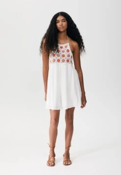PULL & BEAR Short Halter- Vestito Estivo - Off White 19 PULL & BEAR Short Halter- Vestito Estivo - Off White -Pull & Bear c5ef05e8fb624250a9f57b7fcdb4972c
