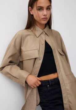 PULL & BEAR Oversize - Cappotto Corto - Brown -Pull & Bear c9a46e6ae5464071a955da9fb00ca221