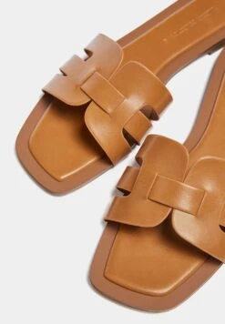 PULL & BEAR Flache Mit Überkreuzten RiemenCiabattineBrown Donna Ciabatte E Zoccoli PUC11A0LW-O11 13 PULL & BEAR Flache Mit Überkreuzten RiemenCiabattineBrown Donna Ciabatte E Zoccoli PUC11A0LW-O11 -Pull & Bear c9aa034fa5ac424dbf3e3af394f8d21b