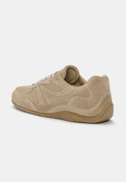 PULL & BEAR RETRO SNEAKERS - Sneakers Basse - Beige -Pull & Bear ccef9d6778e14bc98da544ea090dcb9d