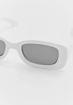 PULL & BEAR BasicOcchiali Da SoleWhite Donna Occhiali Da Sole PUC51K005-A11 -Pull & Bear ccf5550b8a7d4abc8ac62112248cd9a0