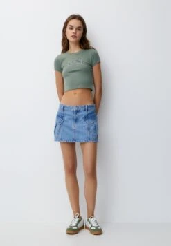 PULL & BEAR Varsity With Contrast EmbroideryT-Shirt Con StampaGreen Donna T-shirt E Top PUC21D2J1-M11 -Pull & Bear ce4df1ffcc9e418791fee6c81742c591