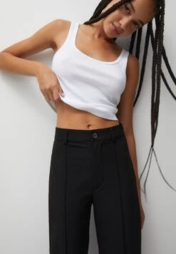 PULL & BEAR With Seam DetailPantaloniBlack Donna Pantaloni PUC21A0LL-Q11 -Pull & Bear cf2fb7efc94d4185b9ce05f70b14b053
