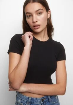 PULL & BEAR Basic Short SleeveT-Shirt BasicBlack Donna T-shirt E Top PUC21E0V6-Q11 -Pull & Bear d1324f5826324f2bb980d48239021e0c