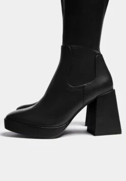 PULL & BEAR StretchyStivali Con I TacchiBlack Donna Stivali PUC11A0LZ-Q11 -Pull & Bear d5b24b88144946328b4919184f39c958