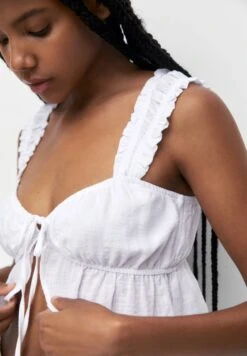 PULL & BEAR Crop With Bow DetailTopWhite Donna Camicie E Bluse PUC21E107-A11 -Pull & Bear d87556aea1194593bc0835e953e885c8