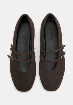 PULL & BEAR FLAT BALLERINAS - Ballerine Con Cinturino - Brown -Pull & Bear d96c123632de4b1ab92524be741619ca