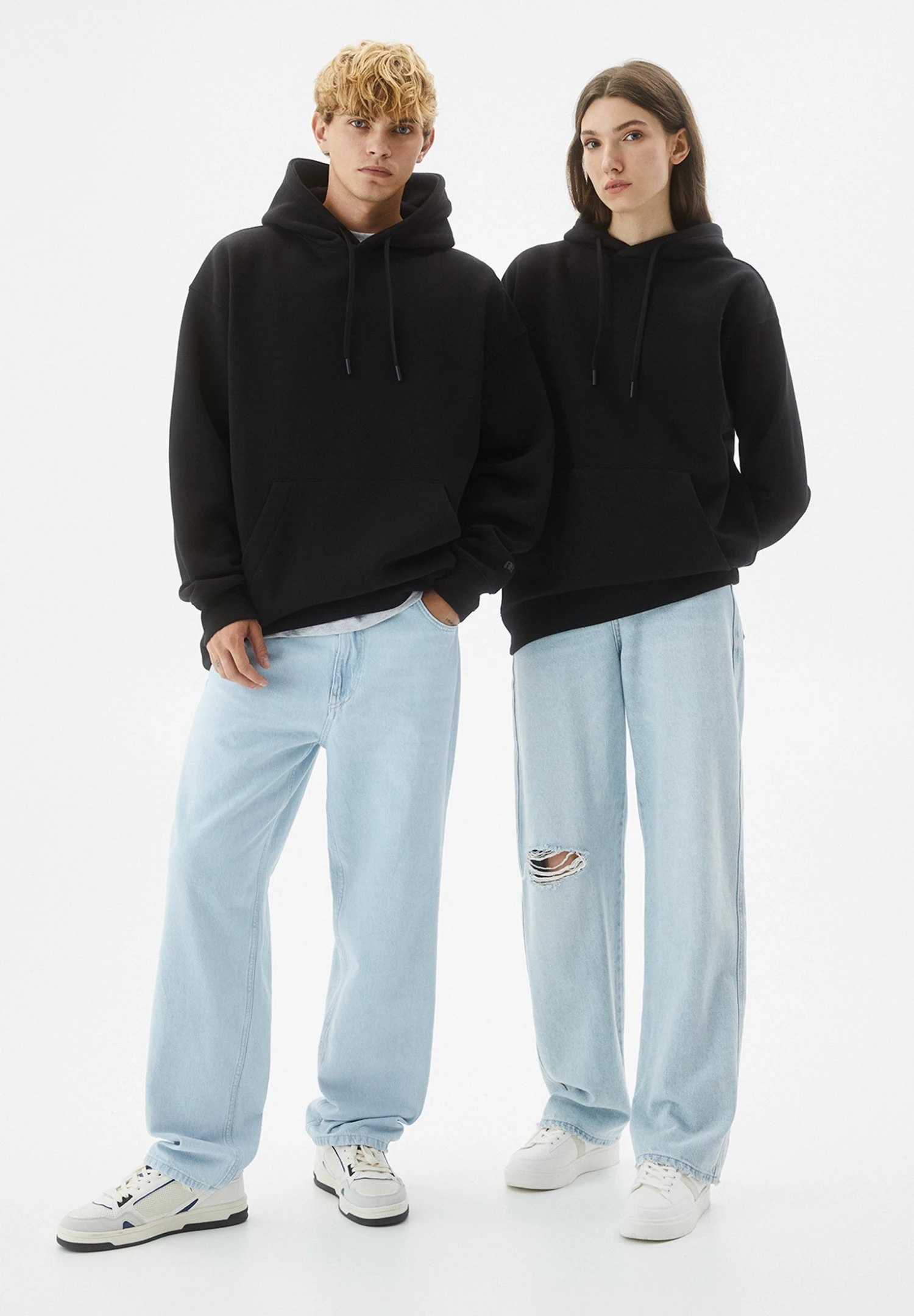 PULL & BEAR Basic Coloured - Felpa Con Cappuccio - Black 3 PULL & BEAR Basic Coloured - Felpa Con Cappuccio - Black