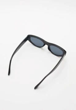 PULL & BEAR Cateye- Occhiali Da Sole - Black -Pull & Bear da2b56f7621b48659df31801252cc775