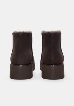 PULL & BEAR FLAT - Stivali Da Neve - Dark Brown 11 PULL & BEAR FLAT - Stivali Da Neve - Dark Brown -Pull & Bear dcba593a91e442d1a11135a36b58b352