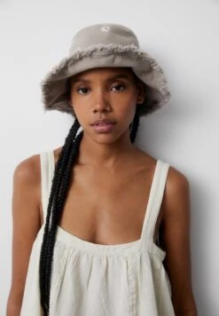 PULL & BEAR Bucket FlowersCappelloBrown Donna Cappelli E Foulard PUC51B05M-O11