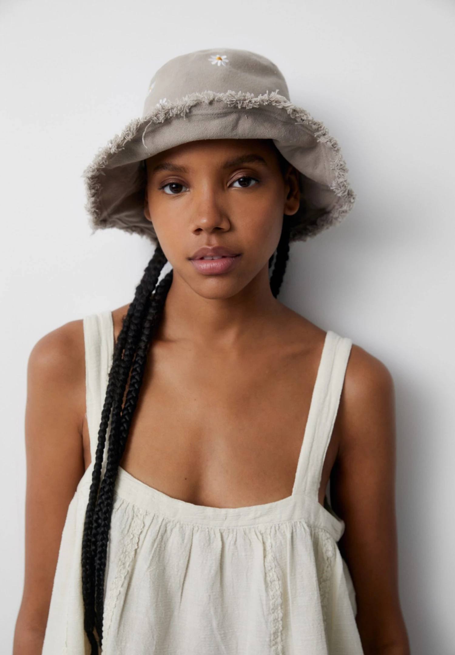 PULL & BEAR Bucket FlowersCappelloBrown Donna Cappelli E Foulard PUC51B05M-O11 3 PULL & BEAR Bucket FlowersCappelloBrown Donna Cappelli E Foulard PUC51B05M-O11