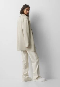 PULL & BEAR With Roll-Up Sleeves - Cappotto Corto - Stone -Pull & Bear df83c76392274ae89b1c5f2d0d02c9d3