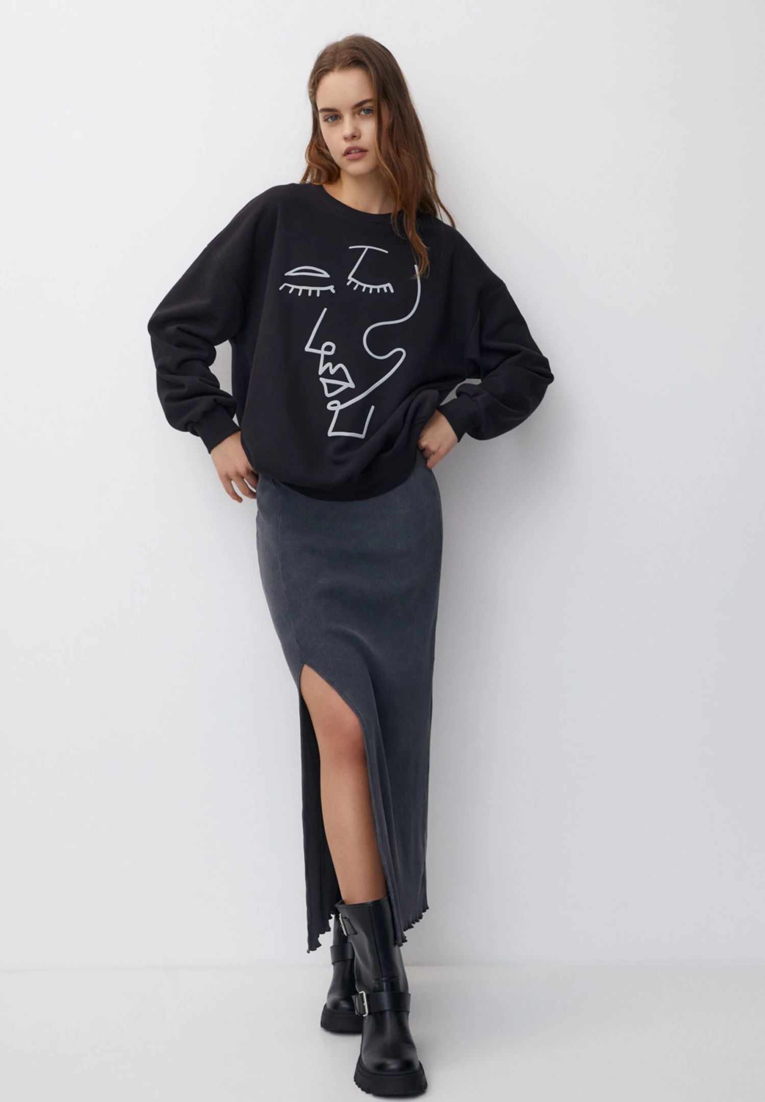 PULL & BEAR With Face Graphic FelpaBlack Donna Felpe PUC21J11P-Q11 4 PULL & BEAR With Face Graphic FelpaBlack Donna Felpe PUC21J11P-Q11 - immagine 2