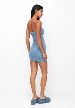 PULL & BEAR Vestito Di JeansStone Blue Denim Donna Vestiti PUC21C14C-K11 -Pull & Bear e5674e8c81bc45eaa87761a492ee3651