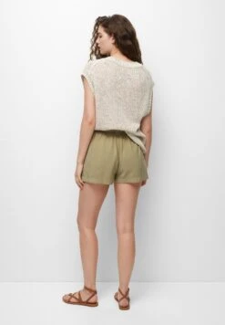 PULL & BEAR Basic Bermuda - Shorts - Khaki -Pull & Bear e67d2cc975c34ed79b993cc2d0a83f51
