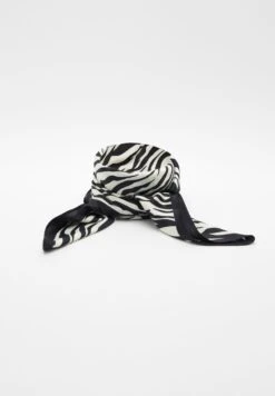 PULL & BEAR Zebra Print-Neckerchief- SciarpaBlack Donna Sciarpe PUC51G056-Q11 -Pull & Bear e763976931c74f05bbf81e9b99fc9719