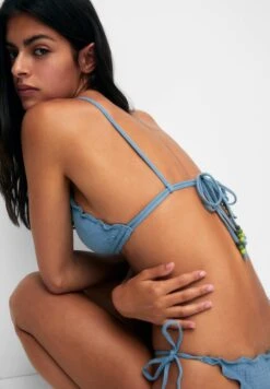 PULL & BEAR WavyBikini Pezzo SopraBlue Donna Moda Mare PUC81J02X-K11 -Pull & Bear e7f78e34e8504d3eb3562617d7e9d916