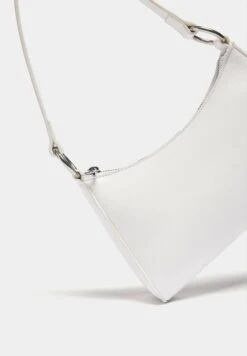 PULL & BEAR With Rings - Borsa A Mano - White 9 PULL & BEAR With Rings - Borsa A Mano - White -Pull & Bear e82cc4aac18d490b8a8895ef776cef3c