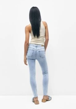PULL & BEAR Push Up Jeans Skinny FitMottled Light Blue Donna Jeans PUC21N0K1-K14 -Pull & Bear e9e4cb8b6f4c472ab2ec84db54abc6de