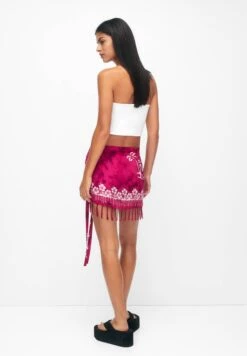 PULL & BEAR Sarong Palm TreesAccessorio Da SpiaggiaPink Donna Moda Mare PUC81H00A-J11 -Pull & Bear ec25bf87d52344e2ad53c8ae06754b3a