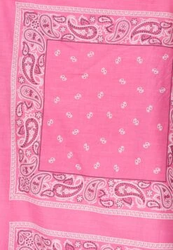 PULL & BEAR Printed Bandana-Style SarongAccessorio Da SpiaggiaPink Donna Moda Mare PUC81H00E-J11 12 PULL & BEAR Printed Bandana-Style SarongAccessorio Da SpiaggiaPink Donna Moda Mare PUC81H00E-J11 -Pull & Bear ecc7dedac1e54df18906ced5c8419780