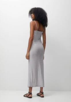 PULL & BEAR Strappy Long Vestito LungoSilver Coloured Donna Vestiti PUC21C164-D11 10 PULL & BEAR Strappy Long Vestito LungoSilver Coloured Donna Vestiti PUC21C164-D11 -Pull & Bear ed71ad6e5c4746ccb3b9ccb7c8d50327