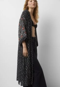 PULL & BEAR Long Printed-KimonoGiacca LeggeraBlack Donna Giacche E Blazer PUC21G0I7-Q11 11 PULL & BEAR Long Printed-KimonoGiacca LeggeraBlack Donna Giacche E Blazer PUC21G0I7-Q11 -Pull & Bear ee321717643e4e3abfd2a78de1a014fd