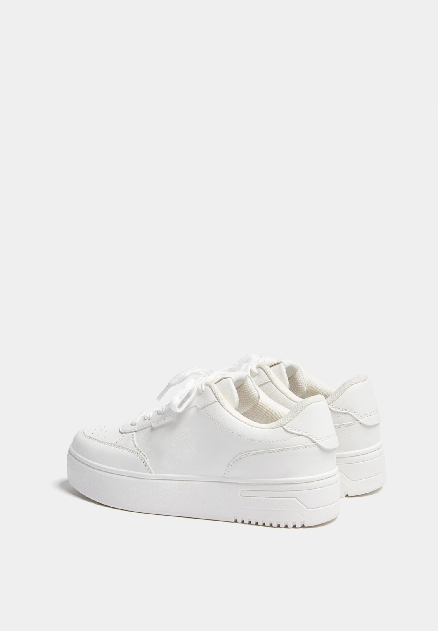 PULL & BEAR Basic-Mit DickerSneakers BasseWhite Donna Sneakers PUC11A0M2-A11 6 PULL & BEAR Basic-Mit DickerSneakers BasseWhite Donna Sneakers PUC11A0M2-A11 - immagine 4