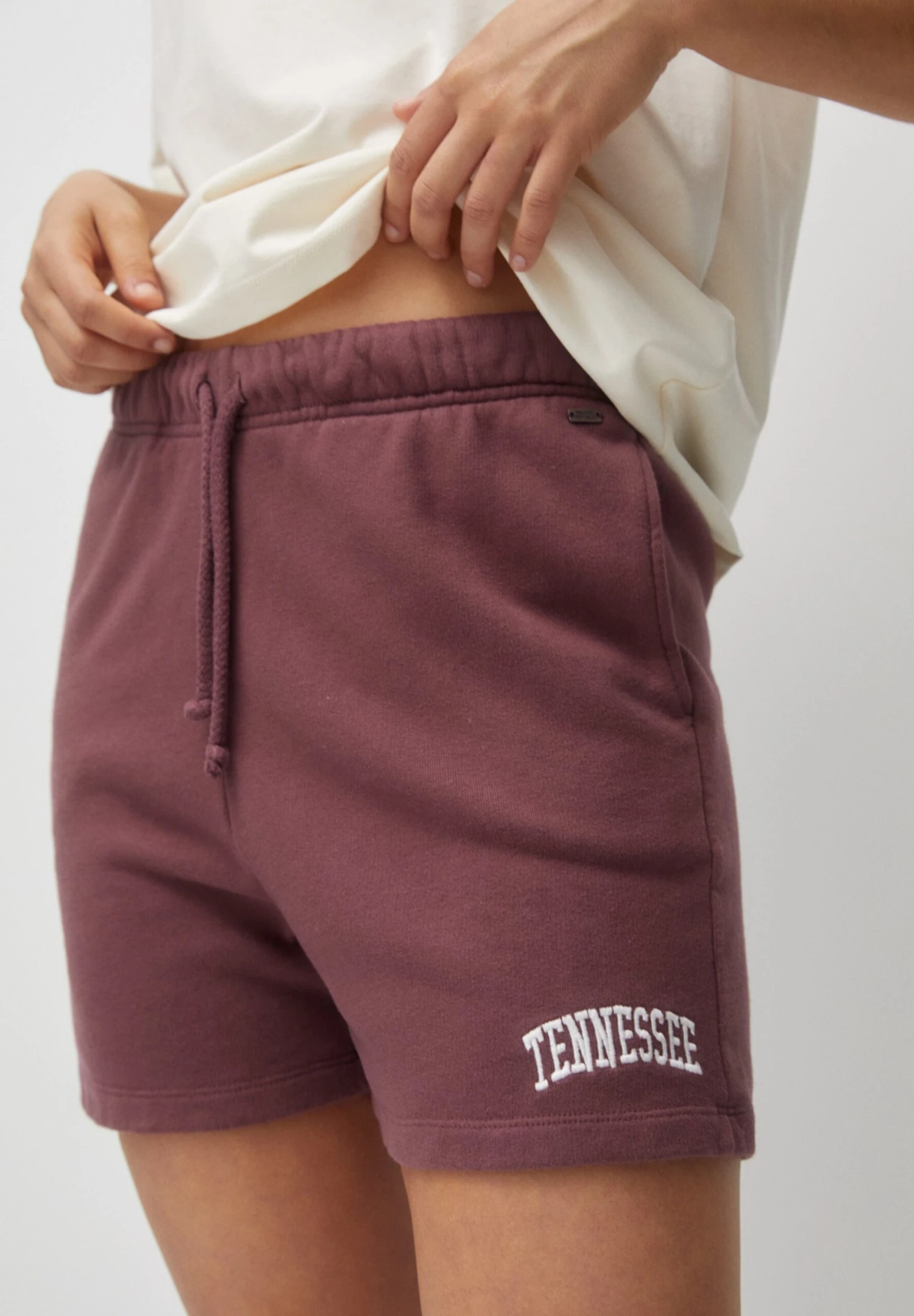 PULL & BEAR Tennessee Jogger BermudaPantaloni SportiviBerry Donna Pantaloni PUC21S0EM-I11 6 PULL & BEAR Tennessee Jogger BermudaPantaloni SportiviBerry Donna Pantaloni PUC21S0EM-I11 - immagine 4