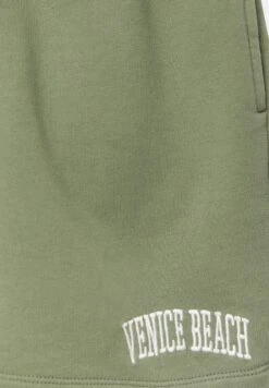 PULL & BEAR Venice Bjogger Ermuda - Shorts - Green -Pull & Bear f816ca83956741809e00c865ed7ccd8c