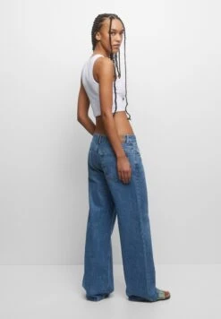 PULL & BEAR Basic 3 PackTopGreen Donna T-shirt E Top PUC21D27Q-M11 -Pull & Bear f88f185cf24c480ba02db72e0a5e439a