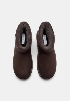 PULL & BEAR FLAT - Stivali Da Neve - Dark Brown 10 PULL & BEAR FLAT - Stivali Da Neve - Dark Brown -Pull & Bear f99e2d5bab4c4be19ddb22dd0242740f