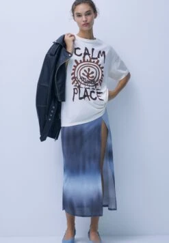 PULL & BEAR Calm PlaceT-Shirt Con StampaWhite Donna T-shirt E Top PUC21D2HT-A11 13 PULL & BEAR Calm PlaceT-Shirt Con StampaWhite Donna T-shirt E Top PUC21D2HT-A11 -Pull & Bear fac715443cc9492e8ac9e1c7336d1378