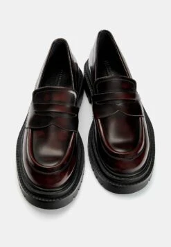 PULL & BEAR MIT PROFIL - Mocassini Eleganti - Bordeaux -Pull & Bear fc4f0cfe623e4e779f029b32cc94a326