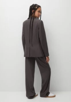 PULL & BEAR Double Breasted With Flap PocketsBlazerDark Grey Donna Giacche E Blazer PUC21G0IK-C11 10 PULL & BEAR Double Breasted With Flap PocketsBlazerDark Grey Donna Giacche E Blazer PUC21G0IK-C11 -Pull & Bear fd658bfd256849b0a9b3528fe29cd392